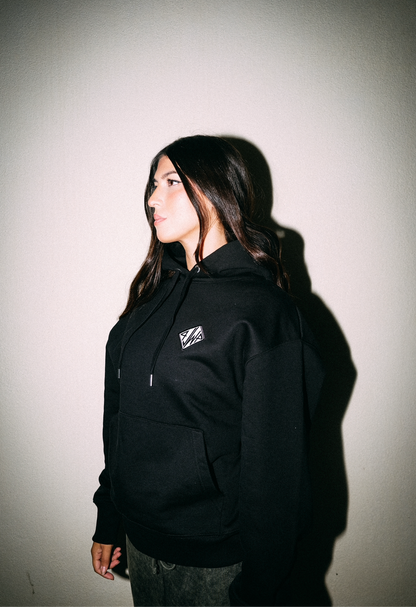 4LM4 essential deep black