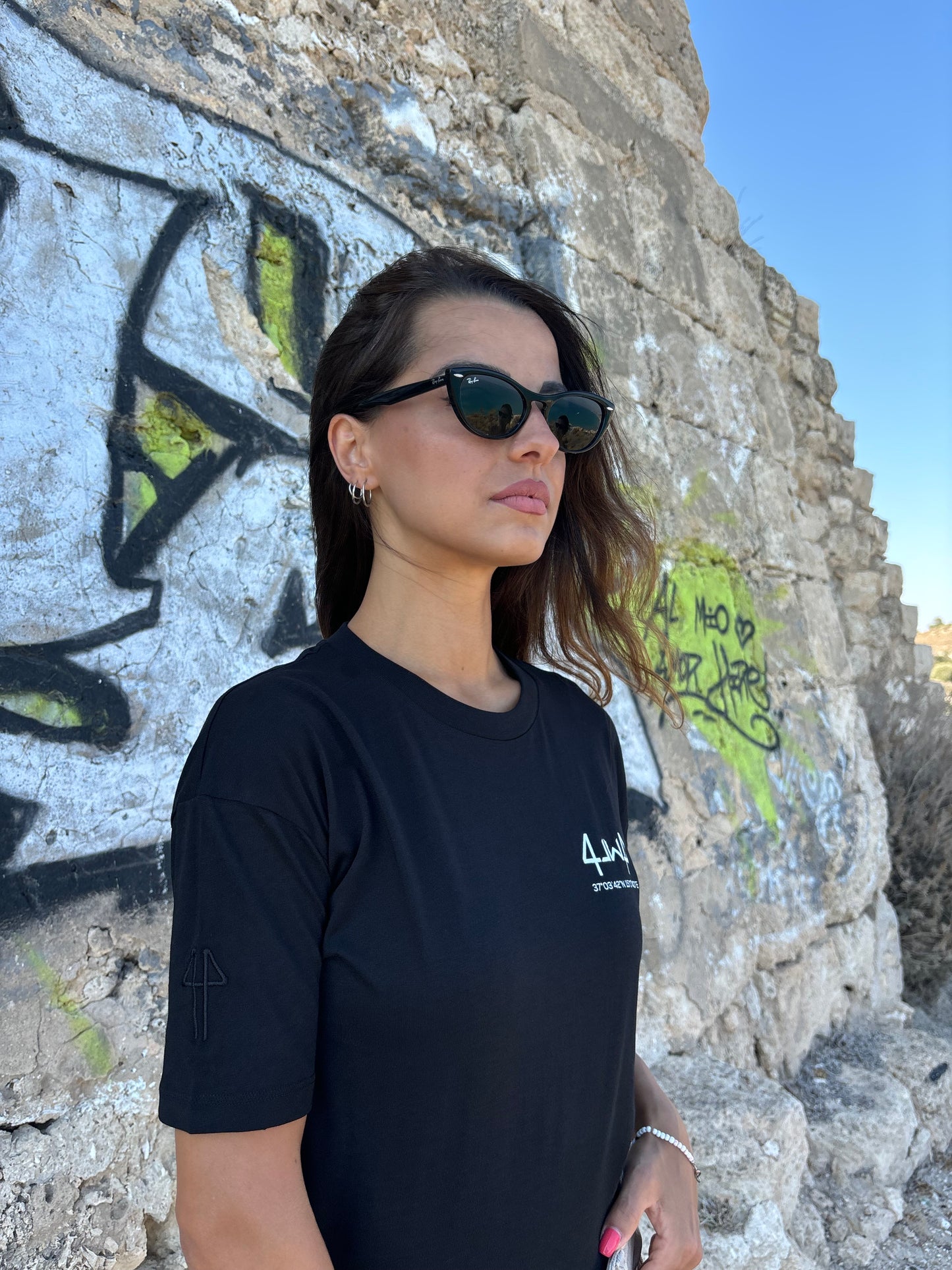 Lady Black tee