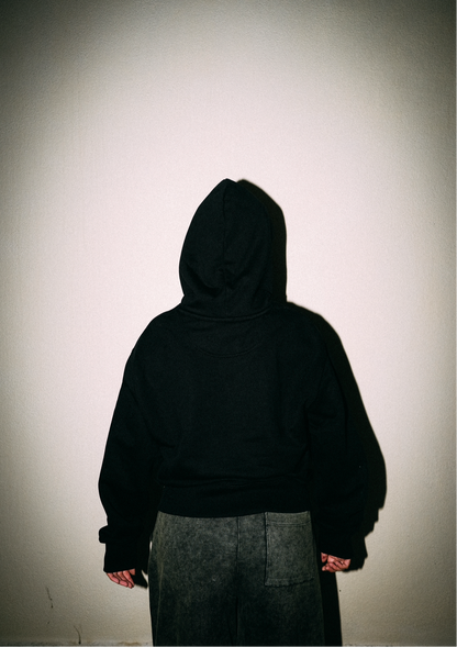 4LM4 essential deep black